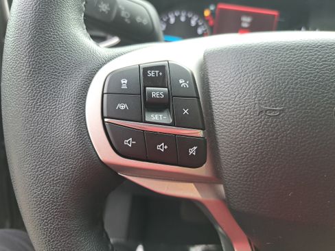Used 2023 Ford Explorer XLT w/ Equipment Group 202A RWD image 18