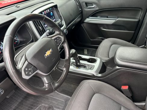 Used 2017 Chevrolet Colorado LT w/ LT Convenience Package image 10