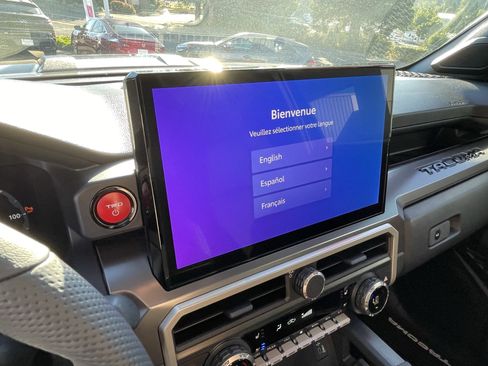 Certified 2025 Toyota Tacoma TRD Sport w/ TRD Sport Premium Package AWD/4WD image 23