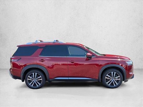 Used 2024 Nissan Pathfinder Platinum w/ Cargo Package FWD image 5