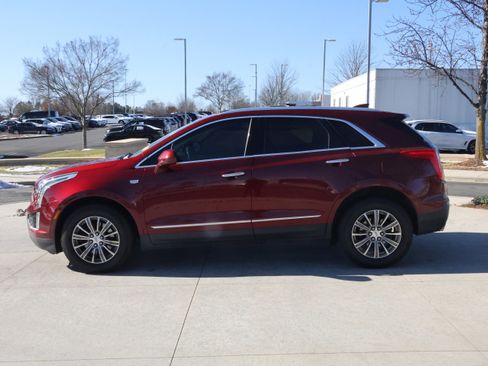 Used 2017 Cadillac XT5 Luxury w/ Driver Awareness Package image 6