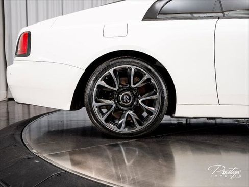 Used 2016 Rolls-Royce Wraith RWD image 17