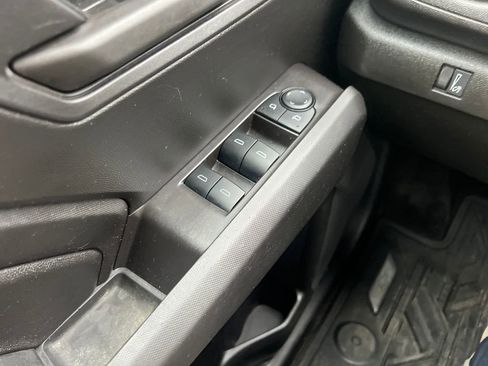 Used 2024 Chevrolet Colorado W/T image 11