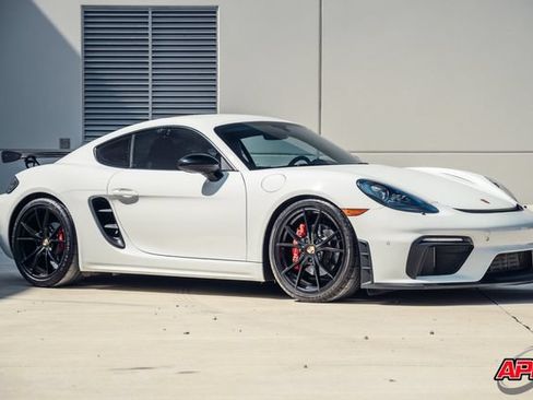 Used 2018 Porsche 718 Cayman GTS RWD image 45
