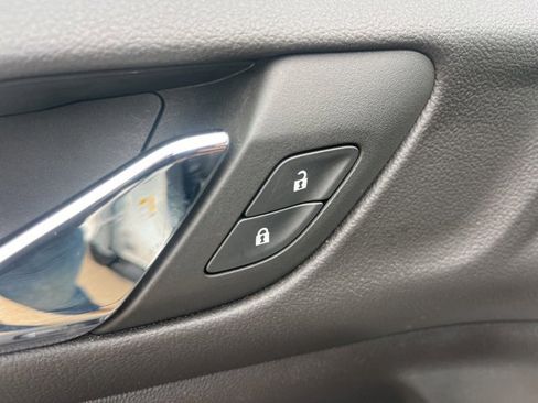 Used 2023 GMC Acadia SLE w/ Driver Convenience Package image 13