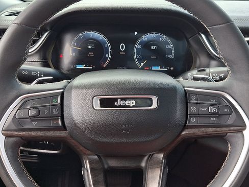 Used 2023 Jeep Grand Cherokee L Limited w/ Luxury Tech Group II AWD/4WD image 21