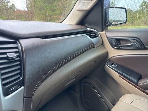 Used 2017 Chevrolet Tahoe LT image 27