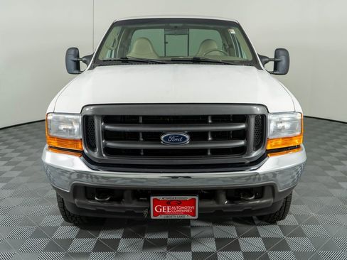 Used 2000 Ford F250 Lariat image 2