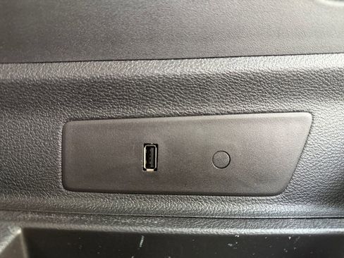 Used 2018 Ford Transit 150 XLT image 28