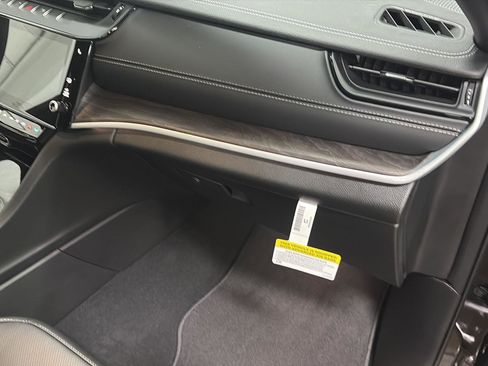 New 2026 Jeep Grand Cherokee L Limited w/ Luxury Tech Group II image 24