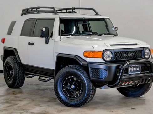 Used 2012 Toyota FJ Cruiser 4WD image 5