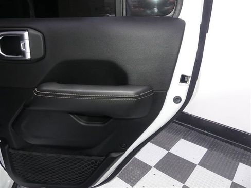 Used 2021 Jeep Gladiator Overland w/ Popular Equipment Package image 25