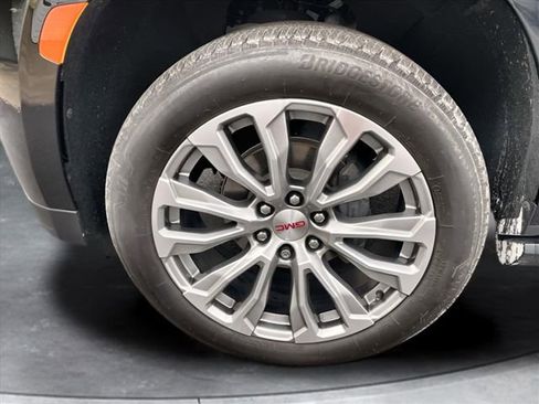 Used 2021 GMC Yukon Denali w/ Denali Premium Package image 36