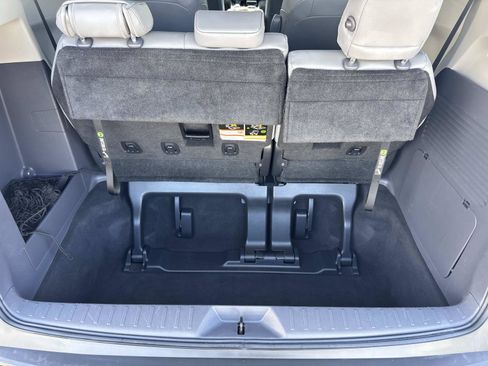 Used 2022 Toyota Sienna XLE FWD image 29