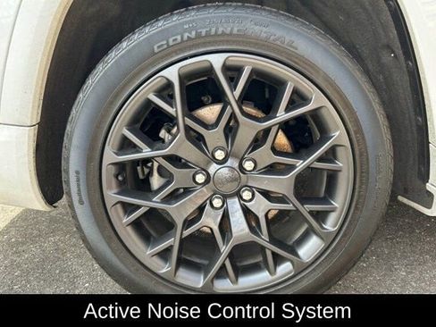 Used 2025 Jeep Grand Cherokee L Summit AWD/4WD image 9