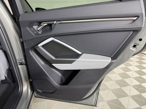 New 2025 Audi Q3 2.0T Premium image 25