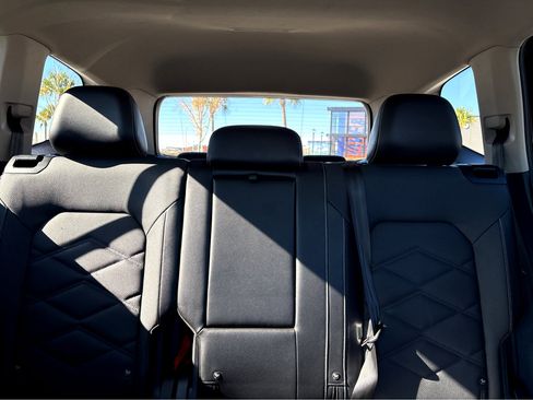 Used 2024 Volkswagen Atlas SE image 5