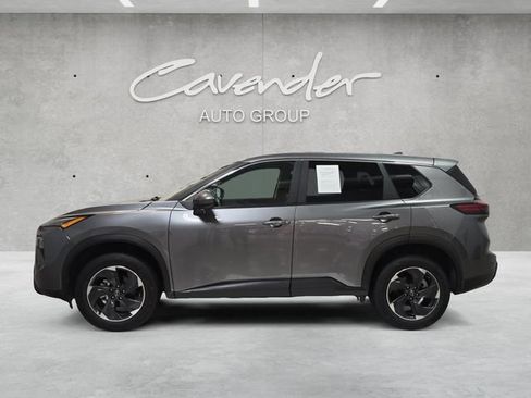 Used 2025 Nissan Rogue SV FWD image 13