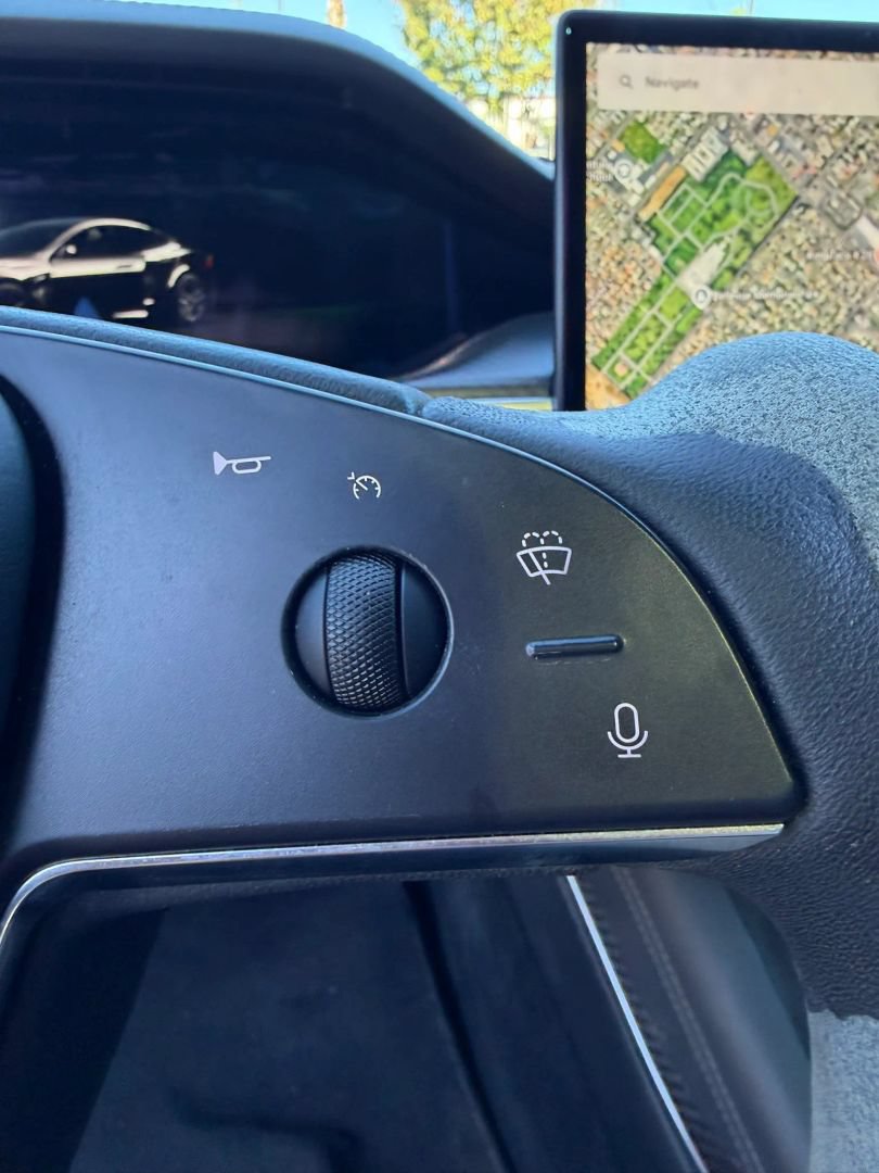 Used 2022 Tesla Model S Plaid AWD/4WD image 28