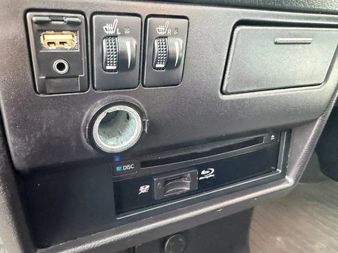 Used 2017 Toyota Sienna AWD image 39