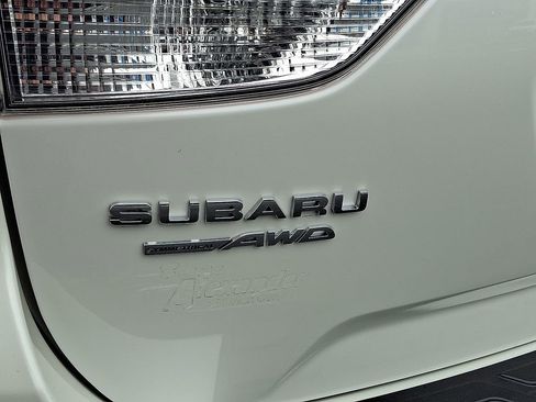 Used 2020 Subaru Forester Premium AWD/4WD image 32