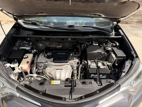 Used 2017 Toyota RAV4 LE FWD image 28