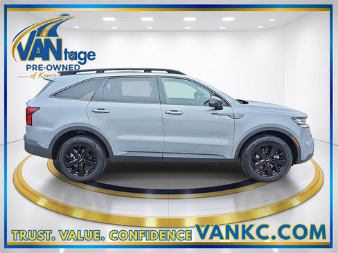 Used 2022 Kia Sorento S w/ Panoramic Sunroof Package image 5