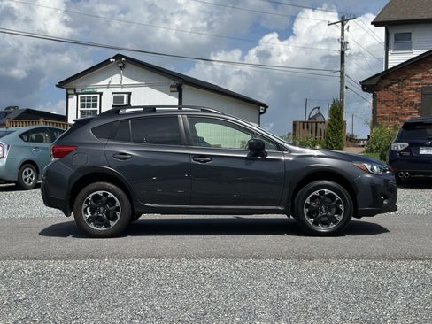 Used 2021 Subaru Crosstrek 2.0i Premium AWD/4WD image 2