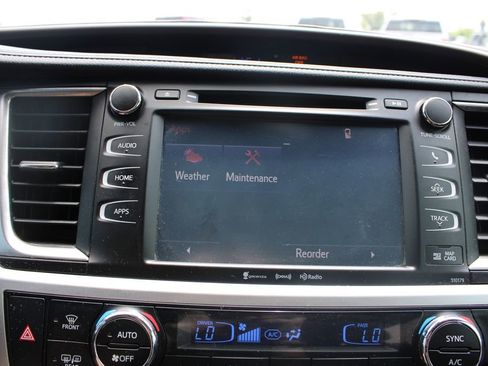 Used 2018 Toyota Highlander XLE AWD/4WD image 50