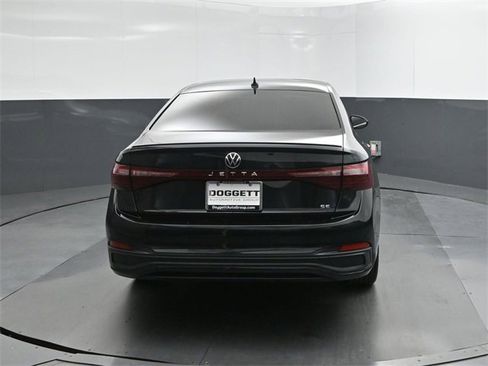 New 2026 Volkswagen Jetta SE image 8