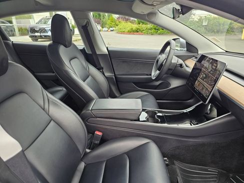 Used 2019 Tesla Model 3 RWD image 11
