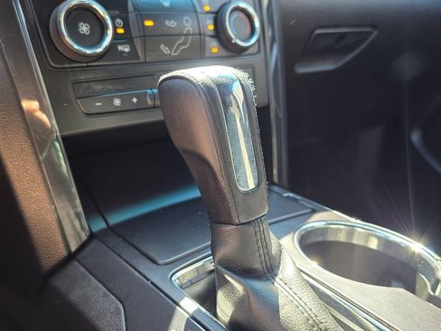 Used 2017 Ford Explorer XLT image 35