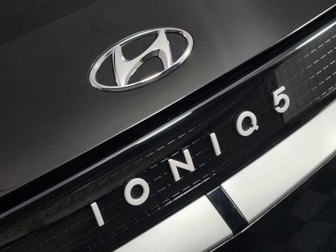Certified 2024 Hyundai Ioniq 5 SE AWD/4WD image 9