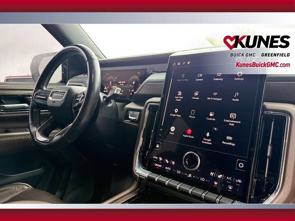 Used 2025 GMC Yukon Denali Ultimate AWD/4WD image 15