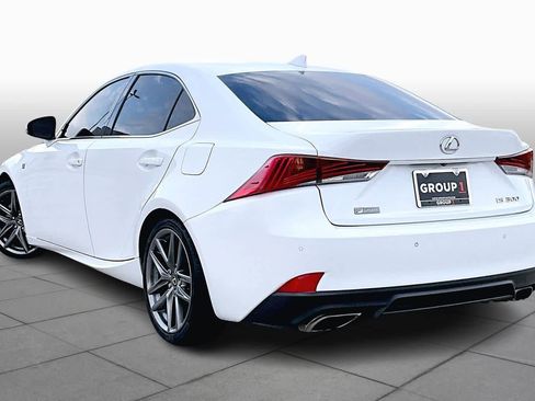 Used 2018 Lexus IS 300 F Sport w/ F Sport Package image 11