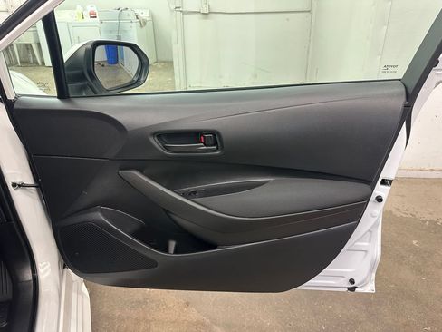 Used 2025 Toyota Corolla LE FWD image 27