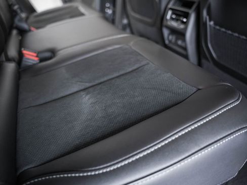 New 2025 Jeep Grand Cherokee Altitude image 30