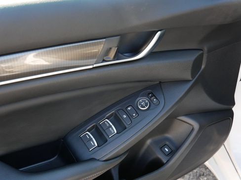 Used 2018 Honda Accord Sport image 15