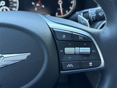 Used 2023 Genesis G70 2.0T w/ Sport Prestige Package image 22