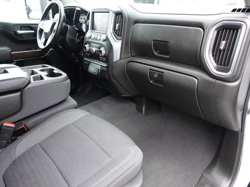 Used 2022 GMC Sierra 1500 SLE w/ X31 Off-Road Package image 38