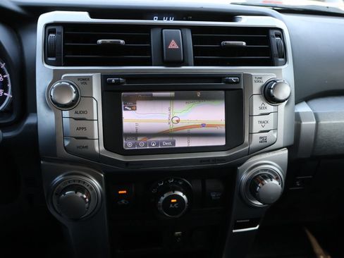 Used 2018 Toyota 4Runner SR5 Premium AWD/4WD image 19
