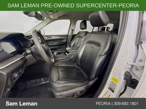 Used 2023 Jeep Grand Cherokee L Limited image 22