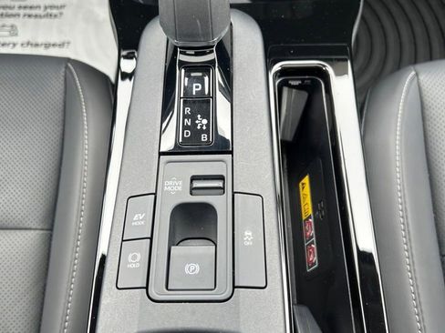 Used 2024 Toyota Prius Limited AWD/4WD image 25