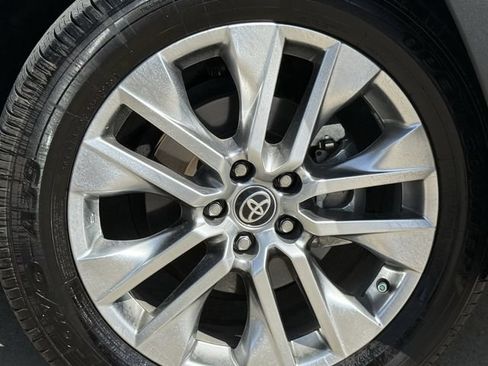 Used 2025 Toyota RAV4 XLE Premium FWD image 10