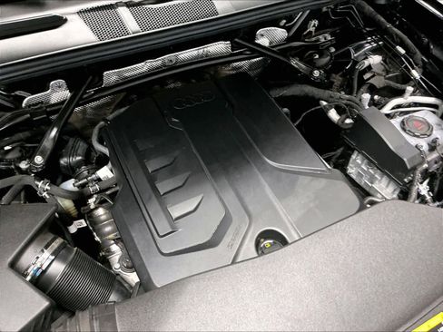 Certified 2025 Audi Q5 Prestige image 34