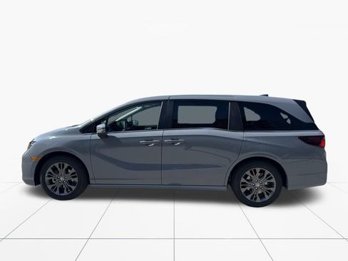 New 2026 Honda Odyssey Touring image 5