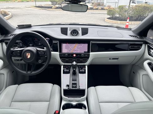 Used 2024 Porsche Macan Turbo AWD/4WD image 20