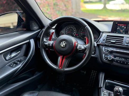 Used 2018 BMW M3 RWD image 26