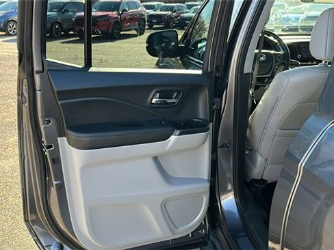 Used 2023 Honda Ridgeline RTL-E image 22