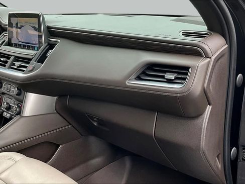 Used 2021 Chevrolet Tahoe Z71 w/ Z71 Signature Package AWD/4WD image 19
